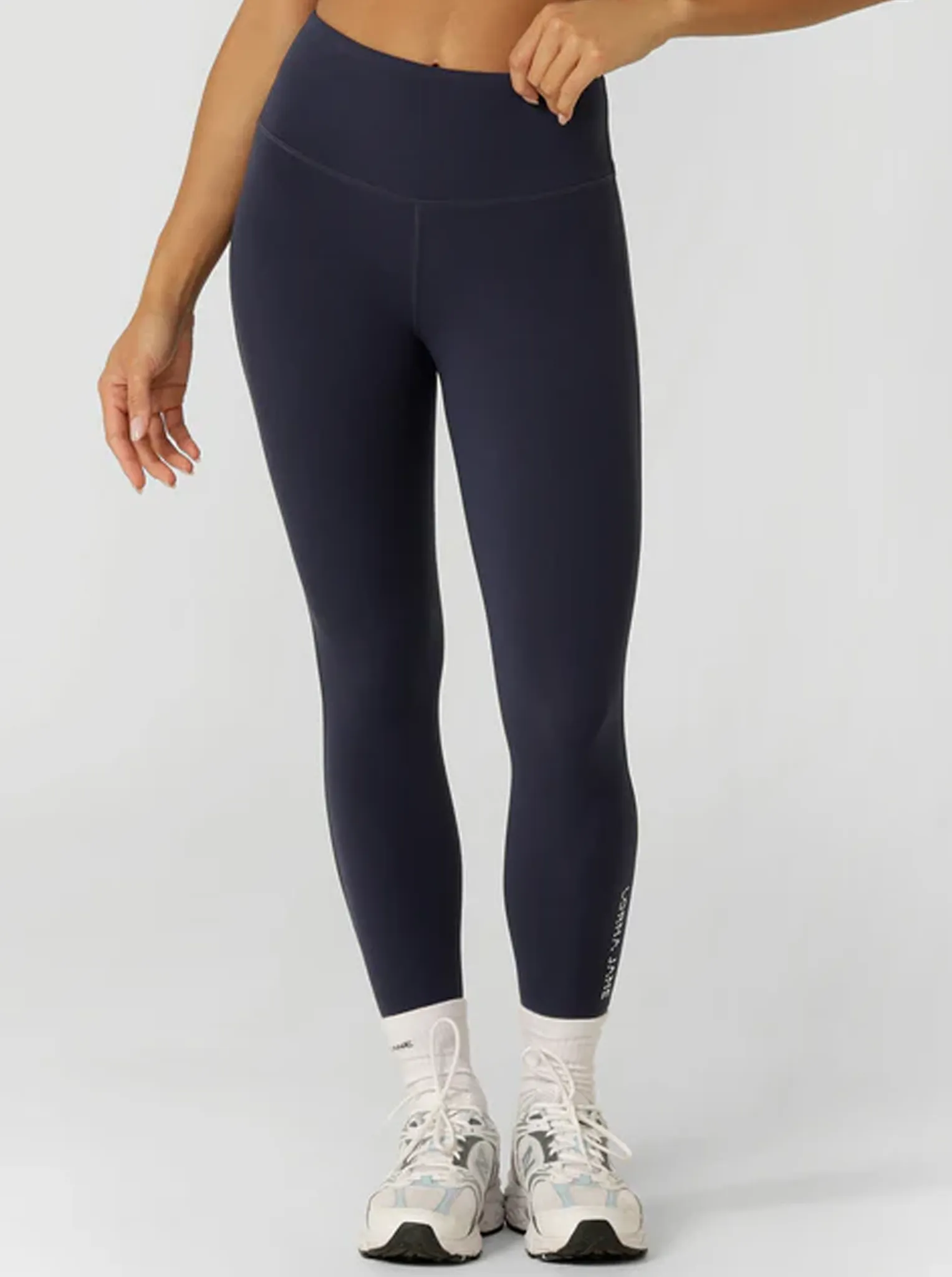 Light and Comfortable sporty wear Lotus No Chafe Phone Pocket Ankle Biter Leggings