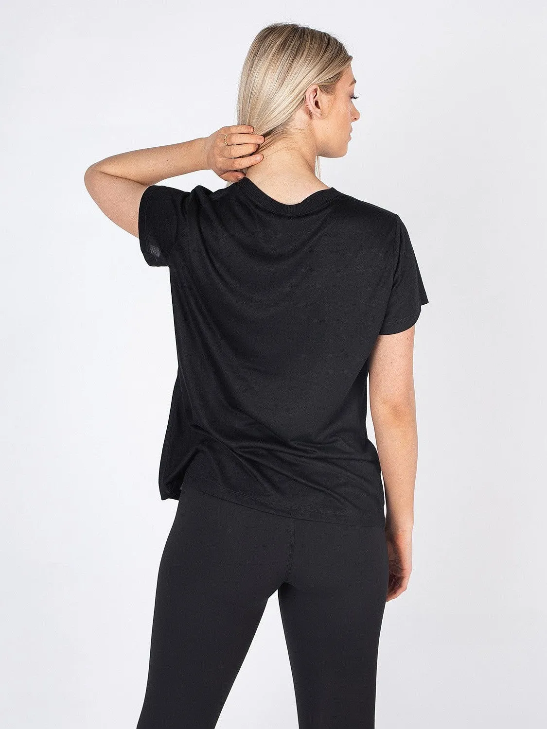 Lotus T-Shirt Minimal Style Trend Essential Look