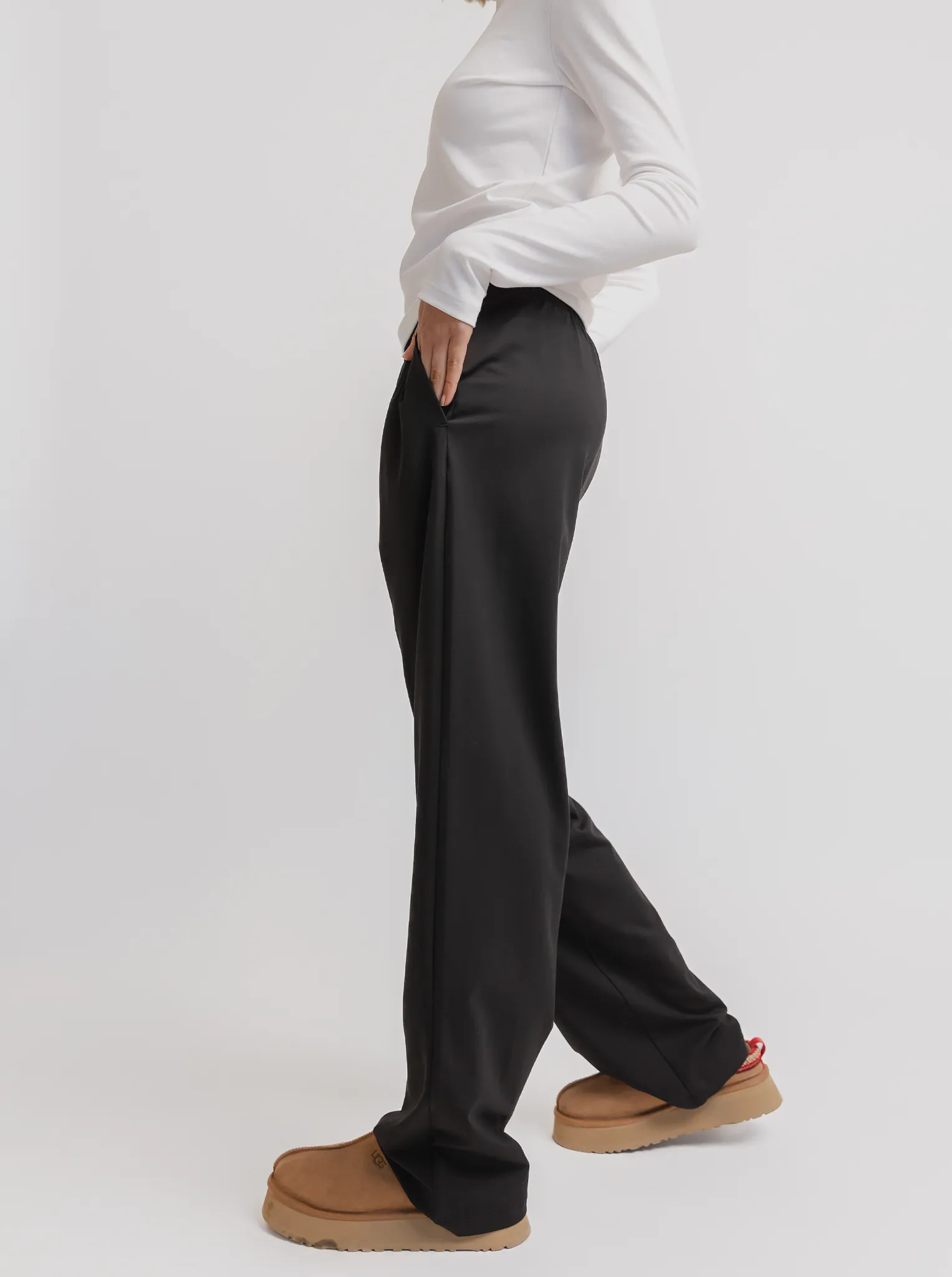 Lounge Pant in Black Classic Cut