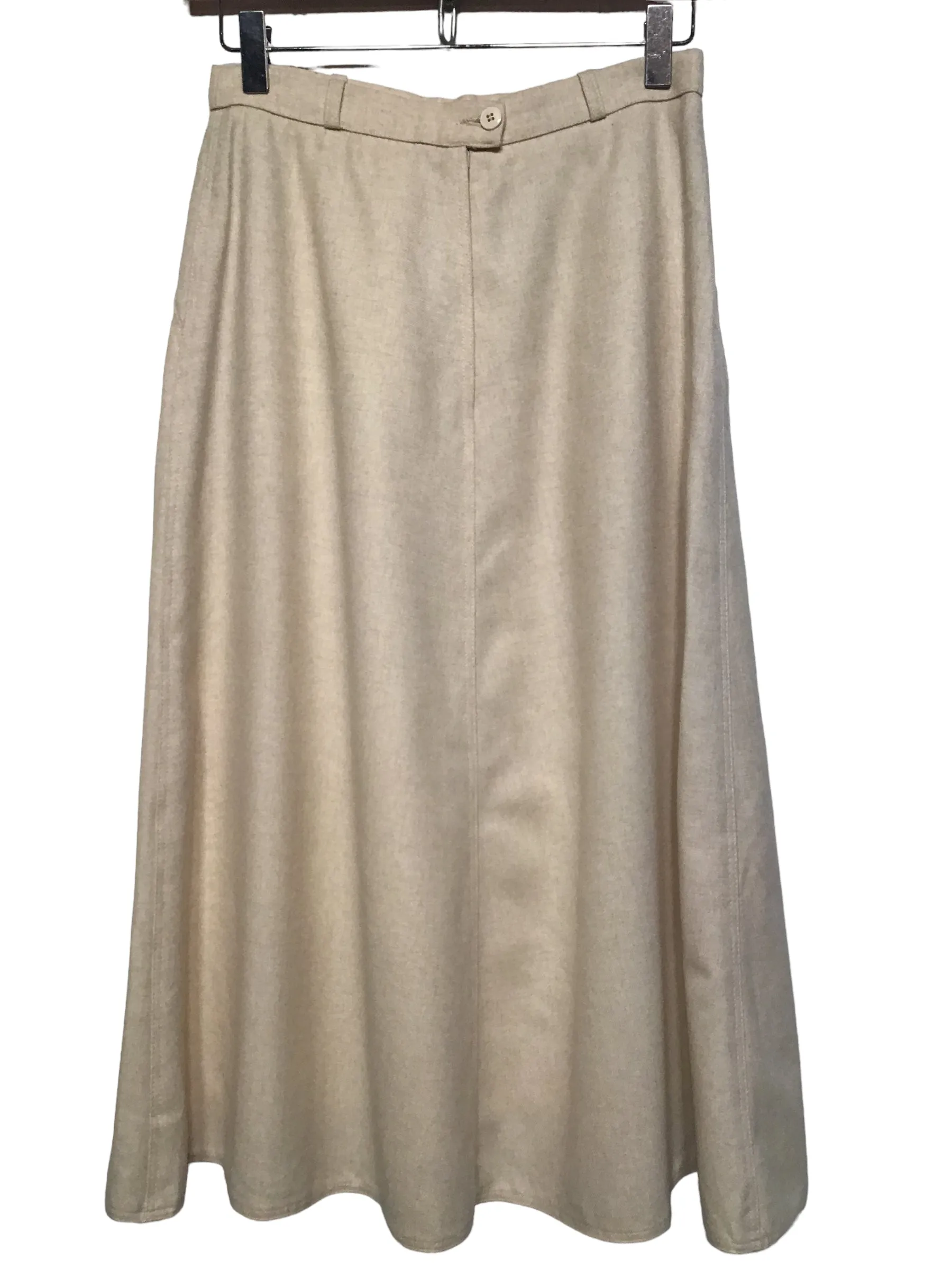 Sporty Chic laid-back style Women??s Skirt (Size S)