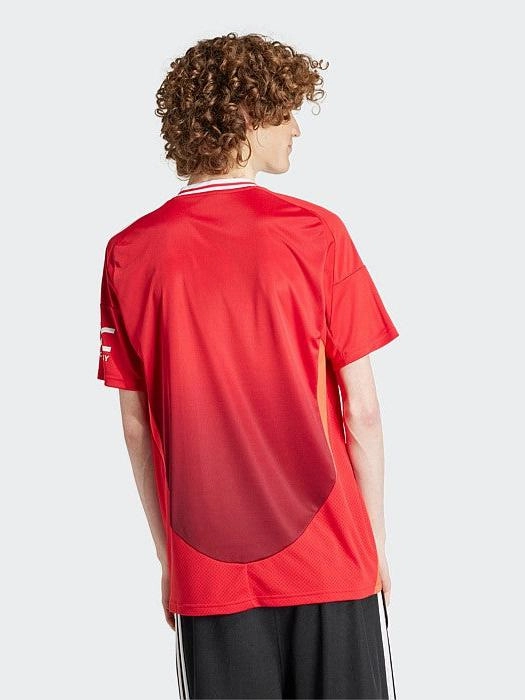 Boat neck style Weekend Outfit Manchester United 24/25 Home Jersey