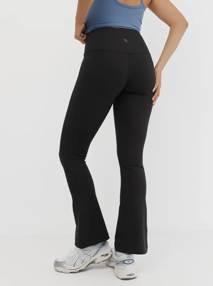 Mellow Flare In Black Flex Fit