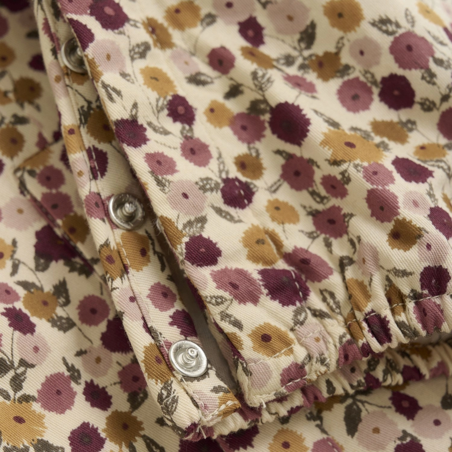 ComfortWaistband Minymo Eggnog Suit AOP