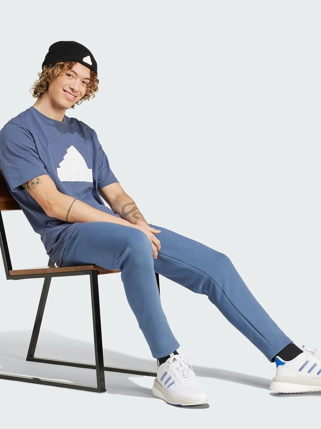 Biodegradable Options Smart Casual Look Future Icons Badge of Sport Tee