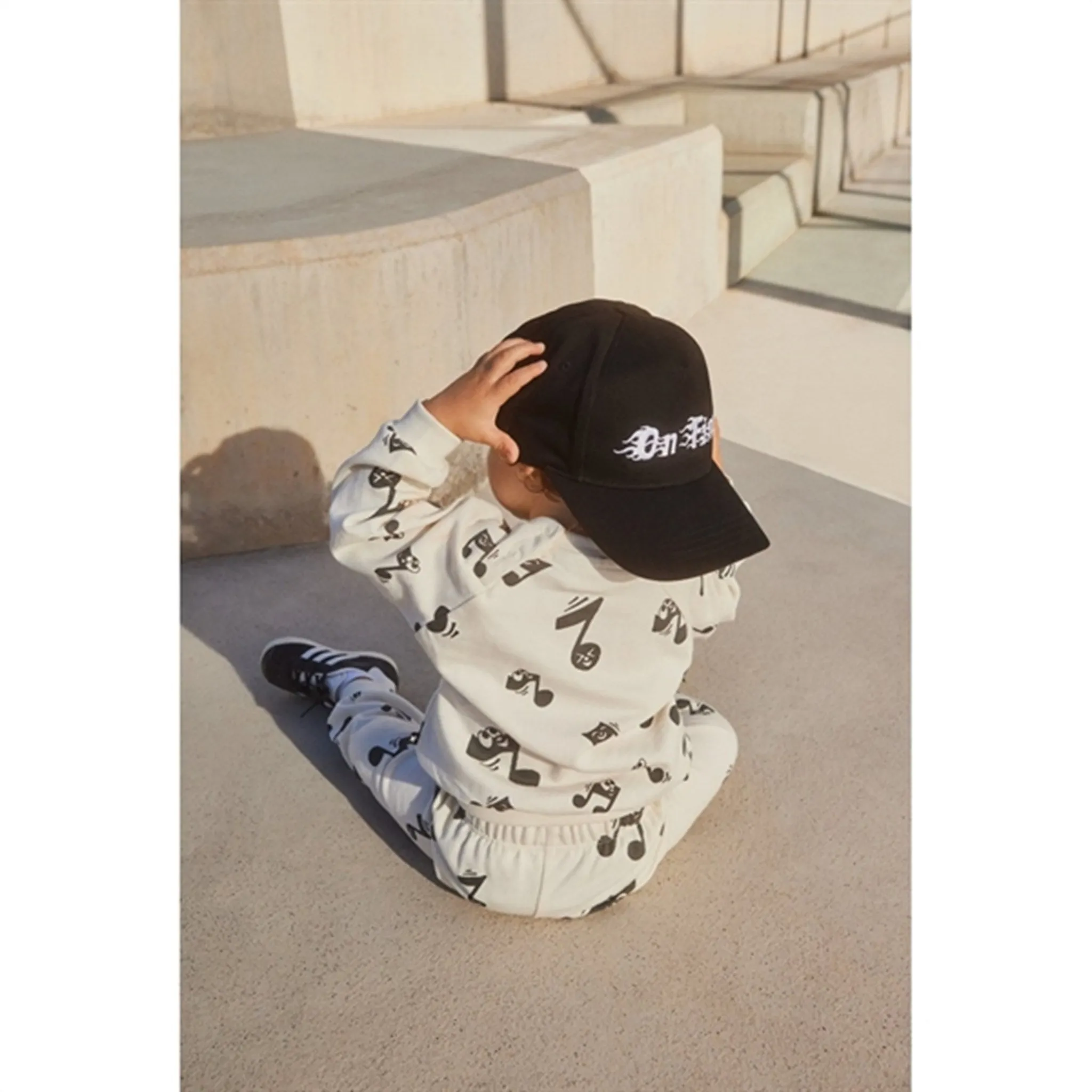 Molo Happy Notes Simeon Sweatpants applique UltraSoft Brushed Lining