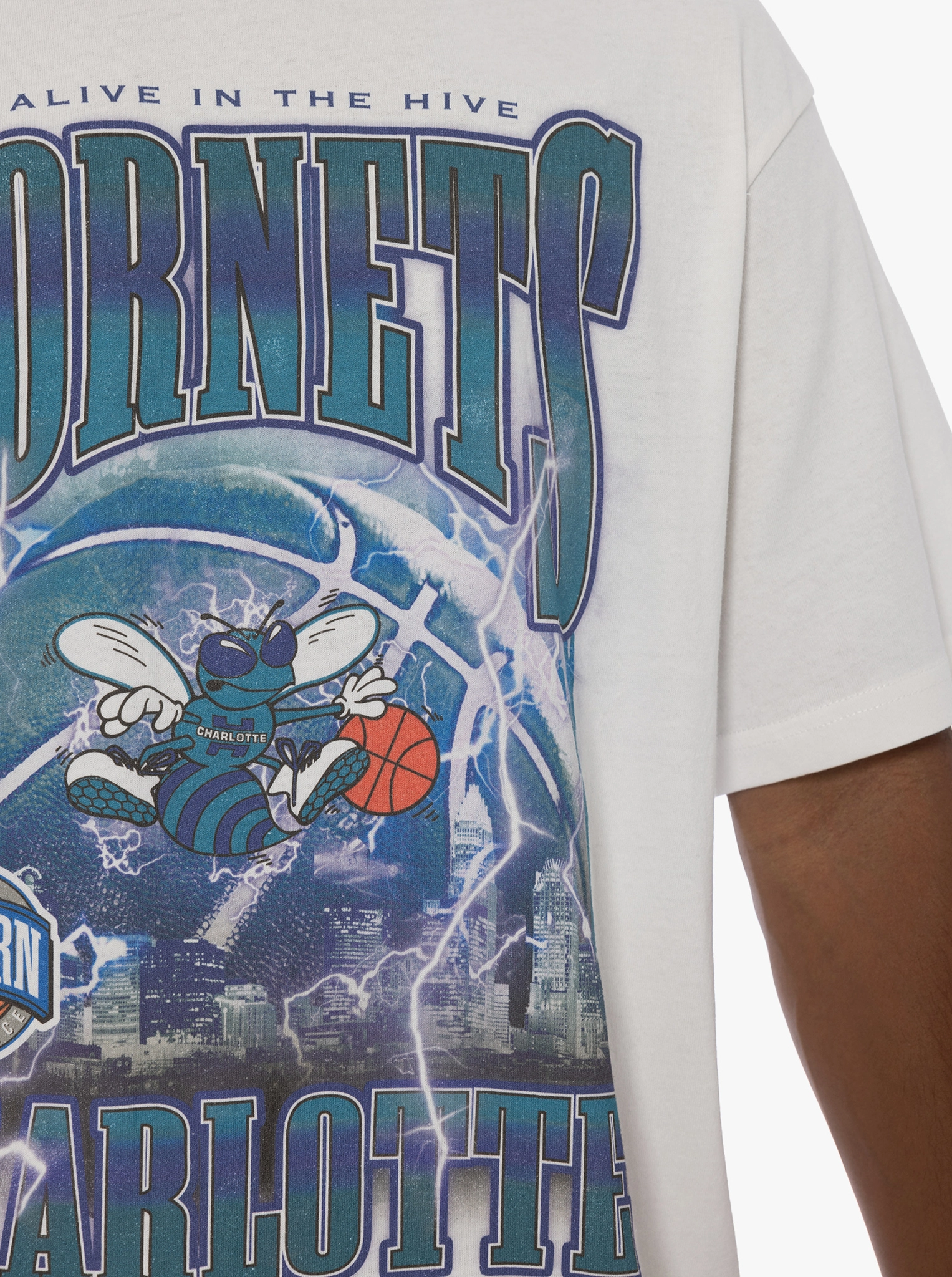 Charlotte Hornets City Strike Tee Street Casual Look
