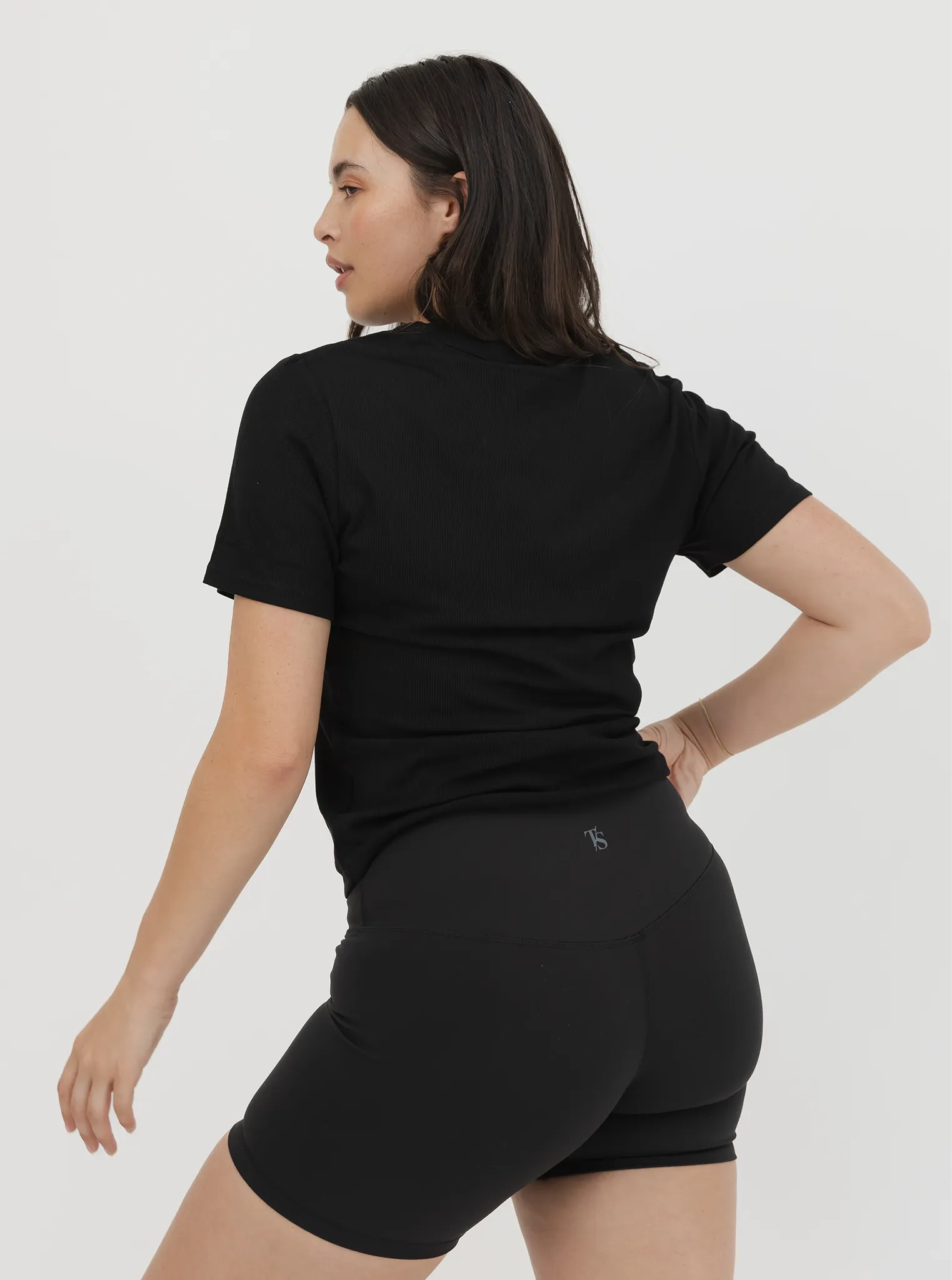 Relaxed Comfort Wear Movement Tee in Black