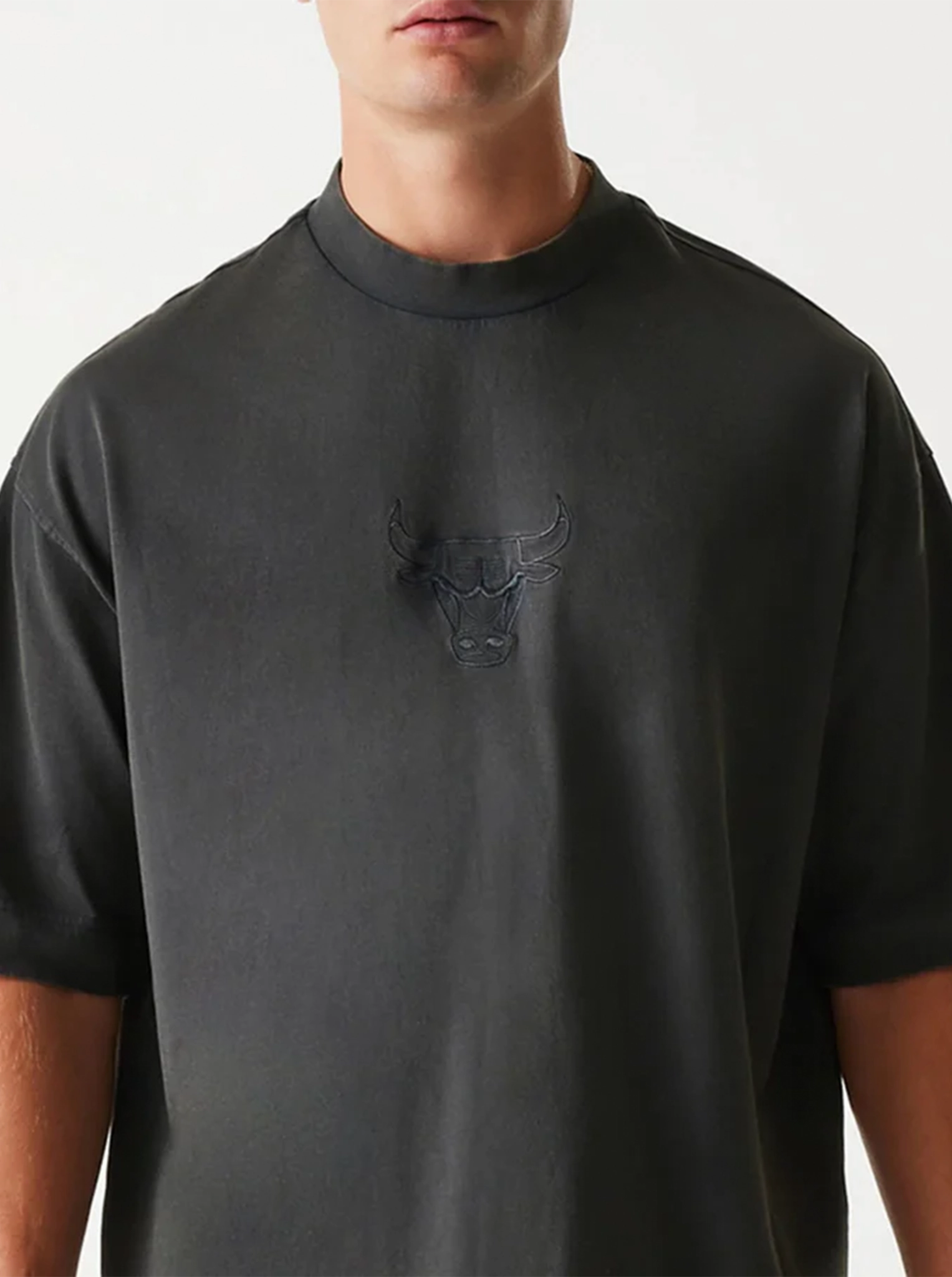 Travel Trend Look Colorfast Material NBA Chicago Bulls Boxy Tee