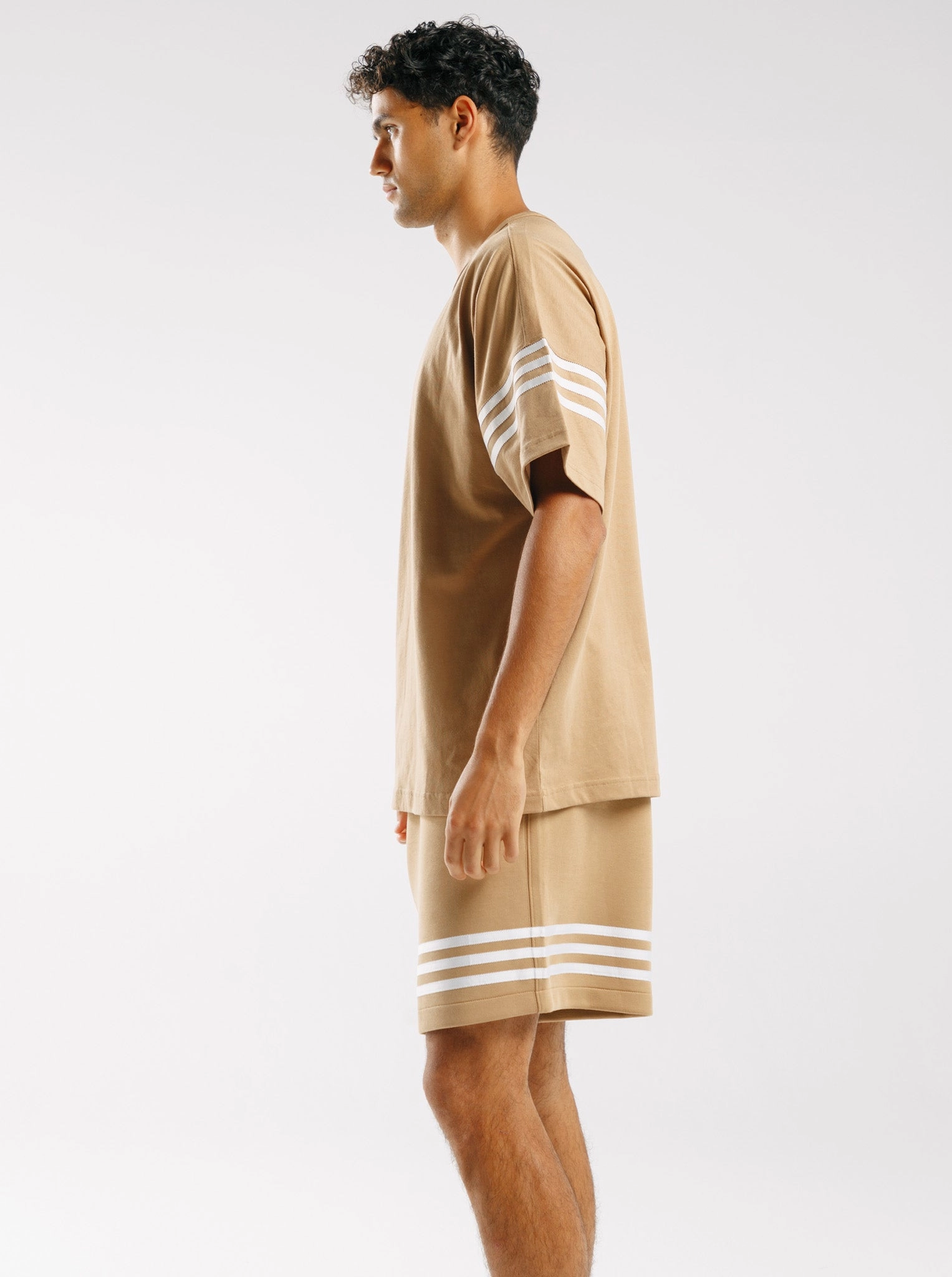 Neuclassics T-Shirt Chic Casual Wear Sporty and Stylish