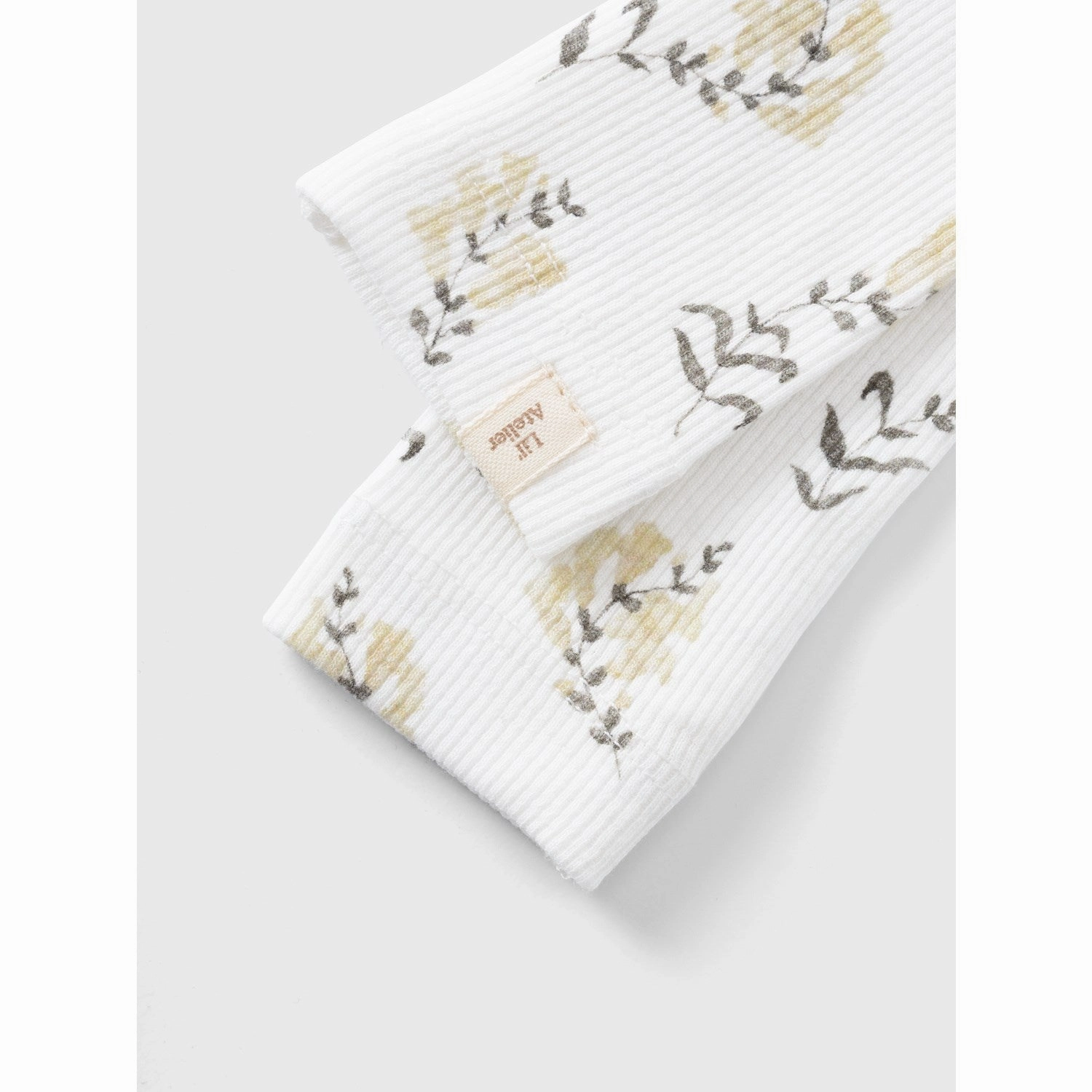 Trend Seeker Fade Resistant Lil'Atelier Coconut Milk Yellow Flower Gavo Slim Legging