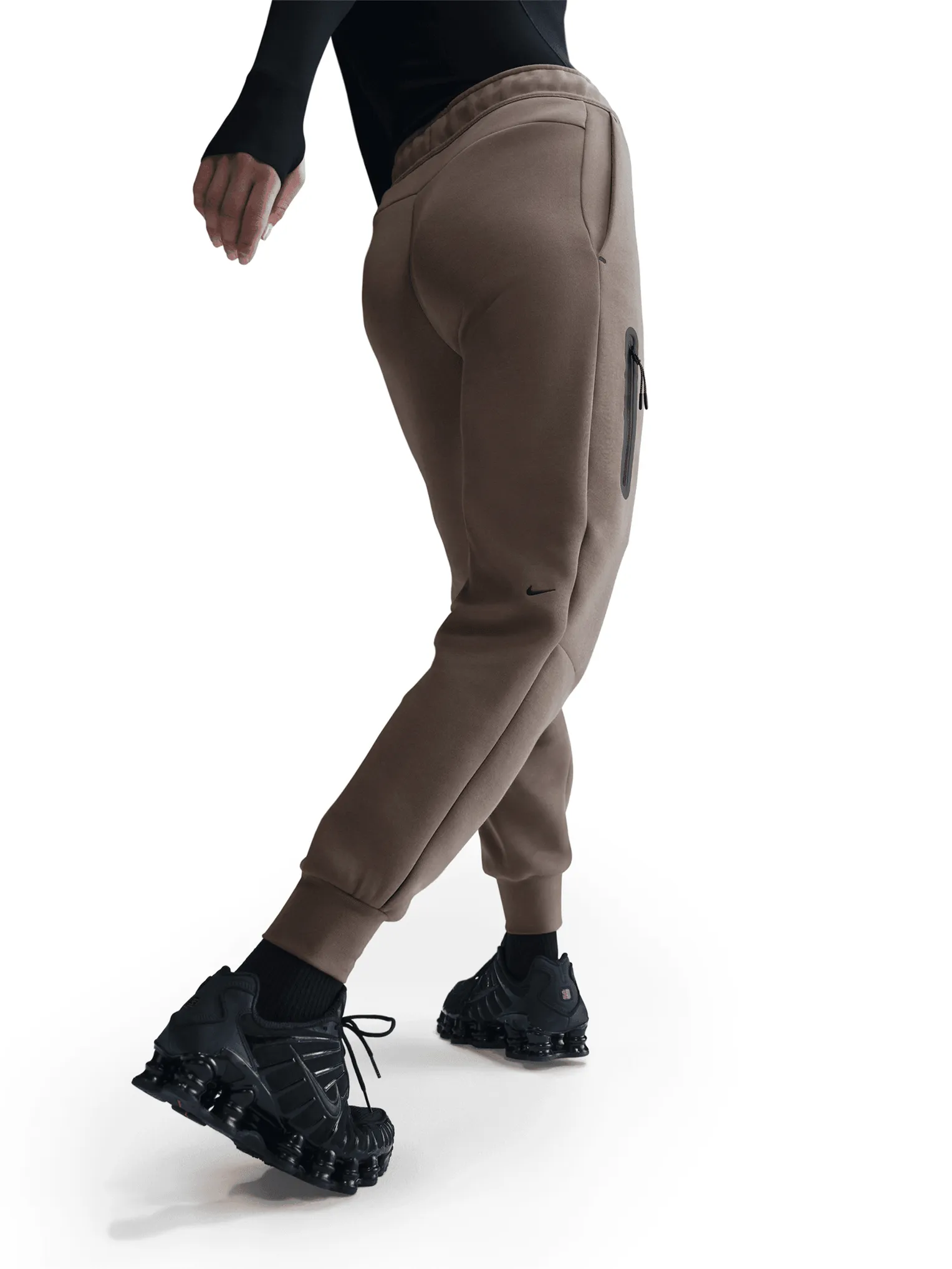 Effortless Look Sportswear Tech Fleece Mid-Rise Joggers