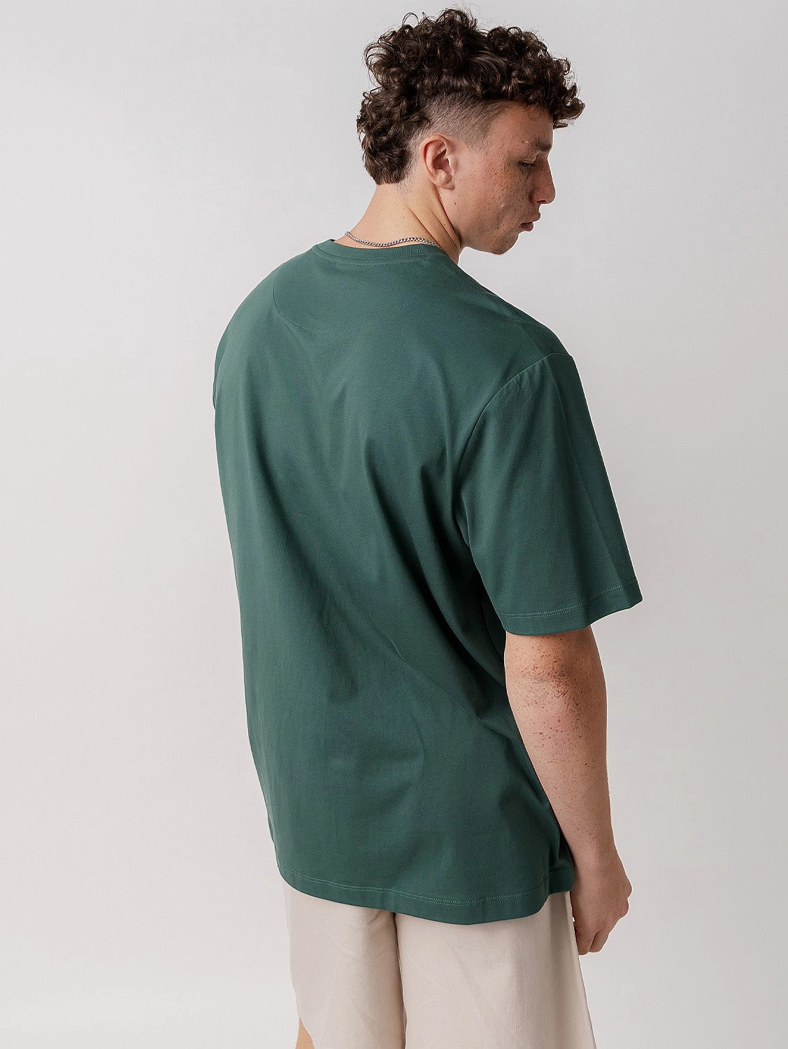 Soft Wear Tagless Neckline Blur Logo Track Tee in Stadium Green