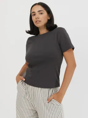 Everyday Tee In Pepper Minimal Look