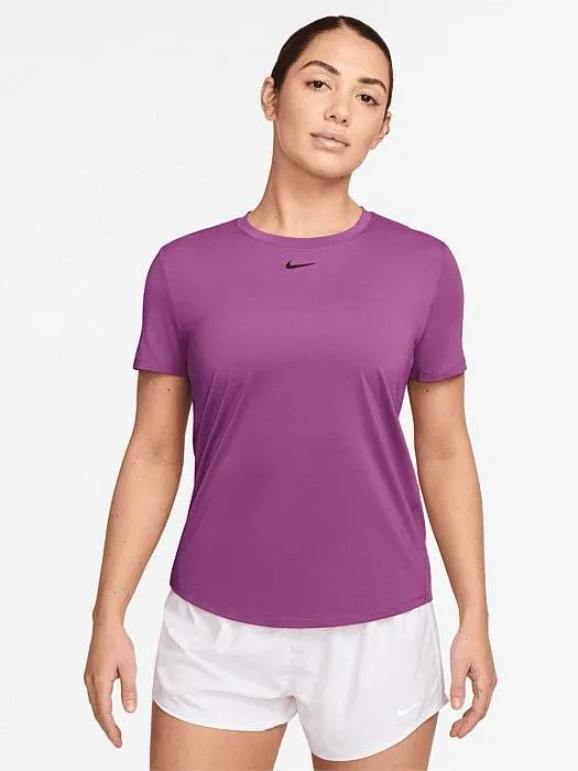 One Classic Dri-FIT Short Sleeve Top LayeredHemDetails safe for skin