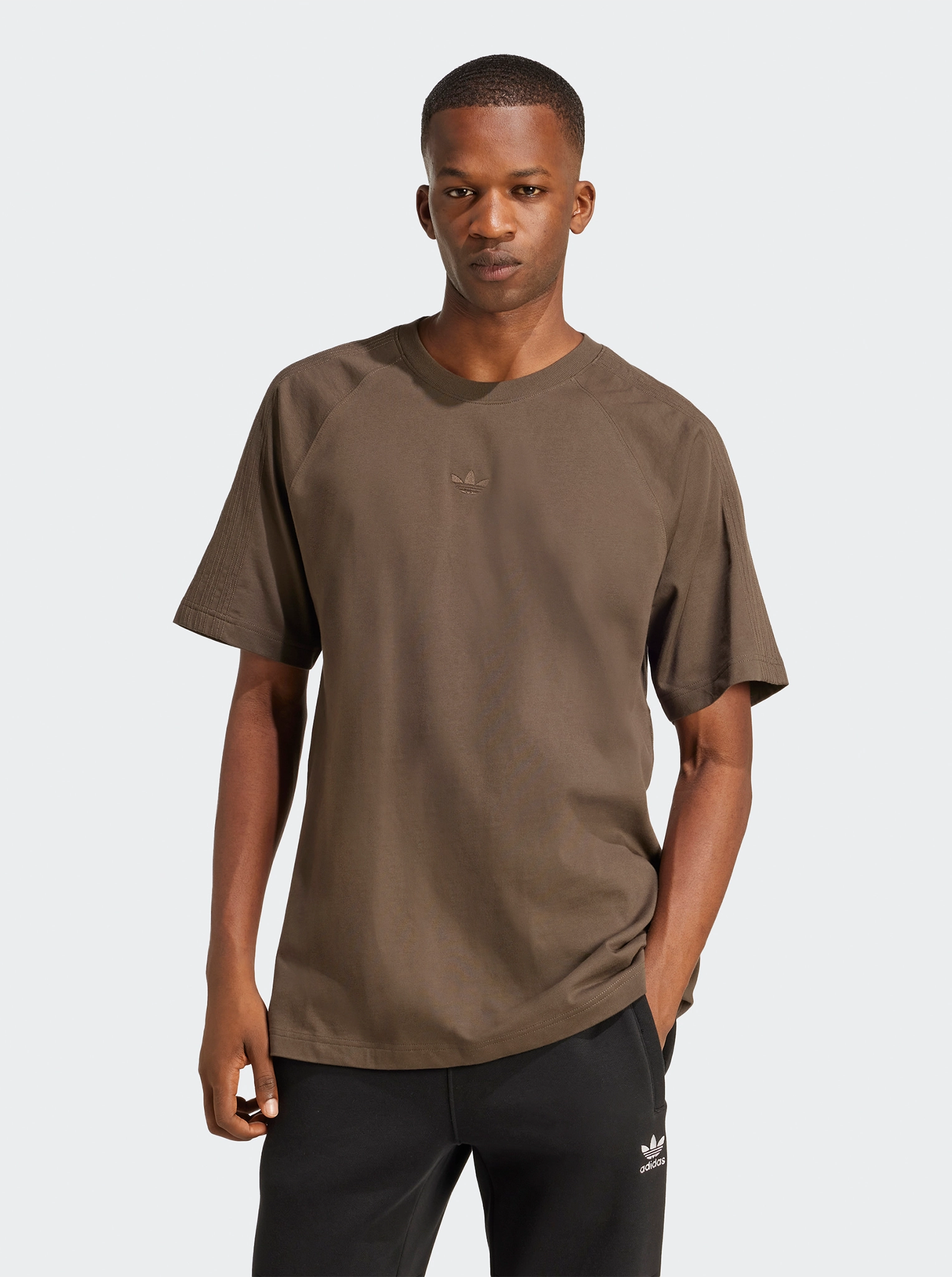 Premium Essentials T-Shirt Sports Outfit Luxurious