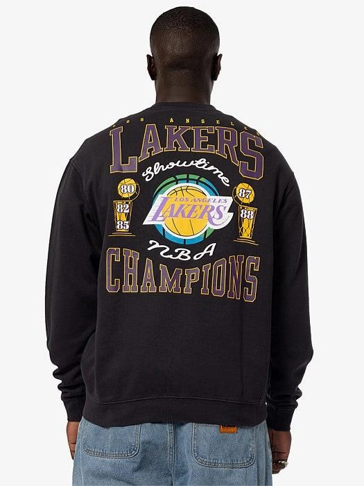 Family gathering wear Los Angeles Lakers Champions Crew