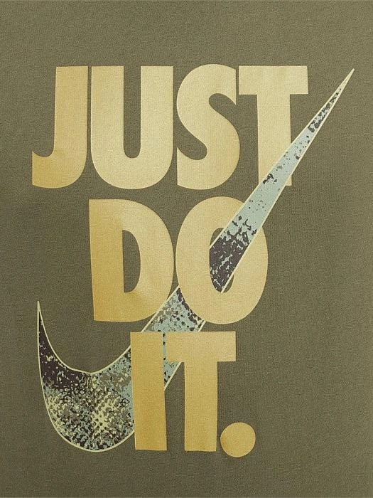 Essential Fit Minimal Look Dri-FIT Camo Tee