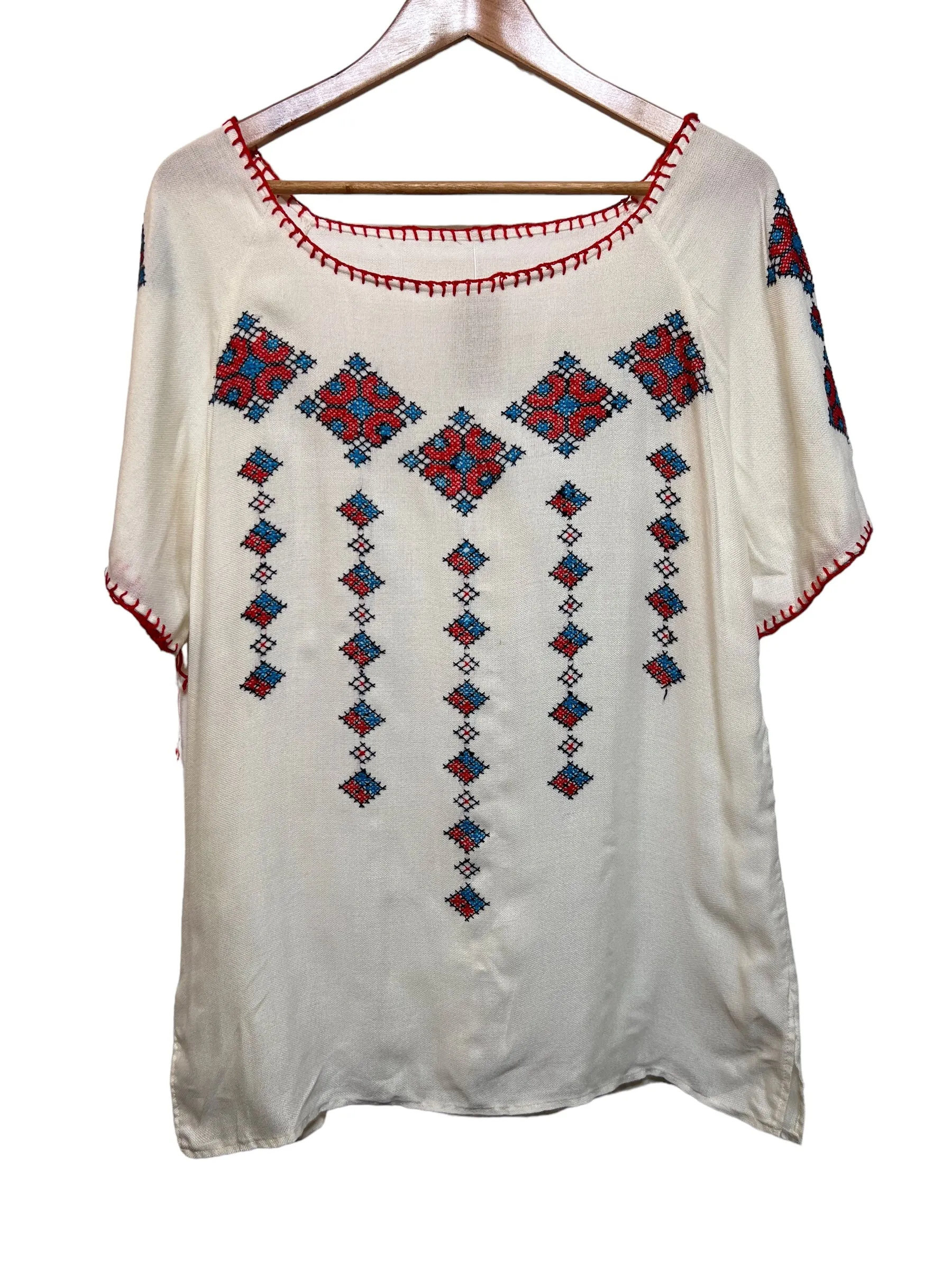 Travel Layer White Hand Made Women's Jumper (Size XL)