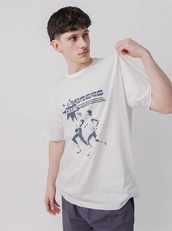 Versatile Outfit Running Graphic Tee