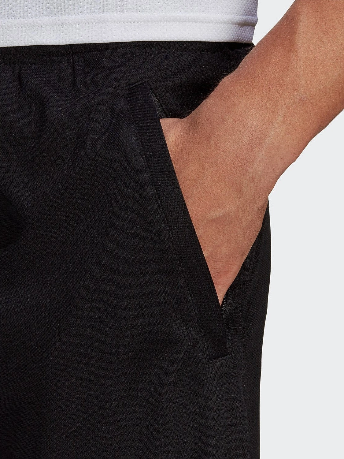 RollUpFasten Train Essentials Logo Training Shorts