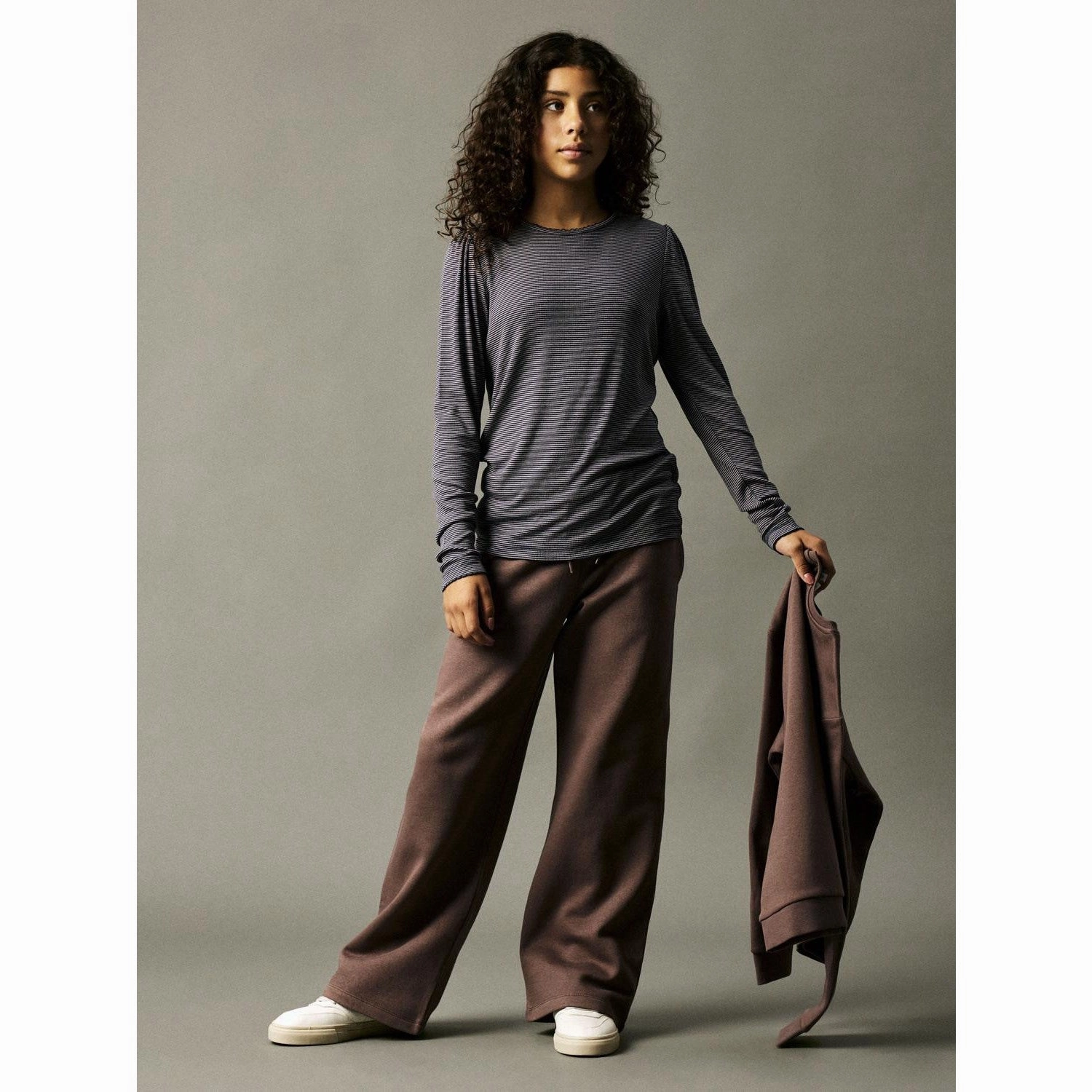 Name It Peppercorn Oanne Regular Wide Sweatpants HeatRegulating Fibers Perimeter Edge Protection