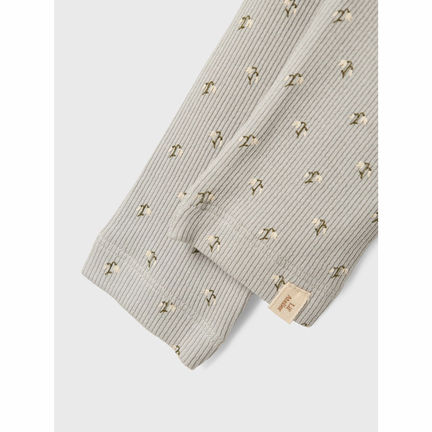 Stretchy Waist Perfect For Running Lil'Atelier Mirage Gray Snow Drop Gago Kye Slim Leggings