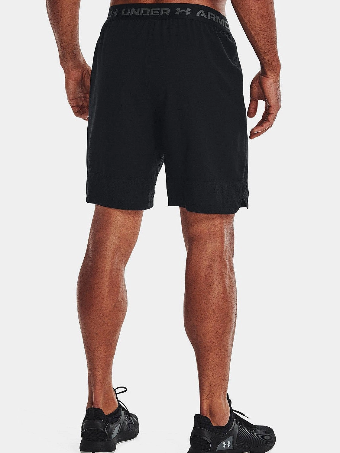 Vanish Woven Shorts Travel Essential