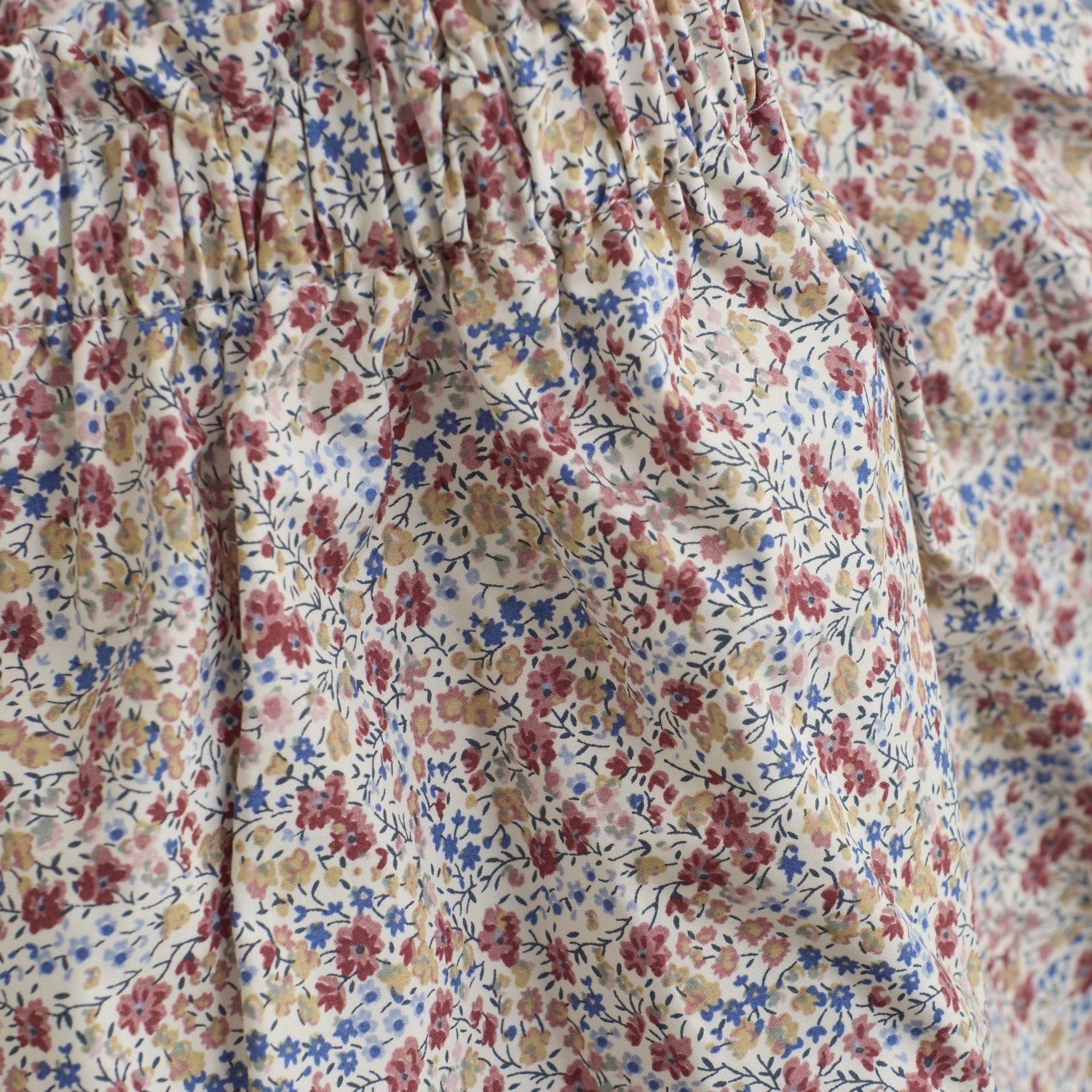 Huttelihut Sepia Rose Skirt In Liberty Fabric Daytime Look Outfit Ideas