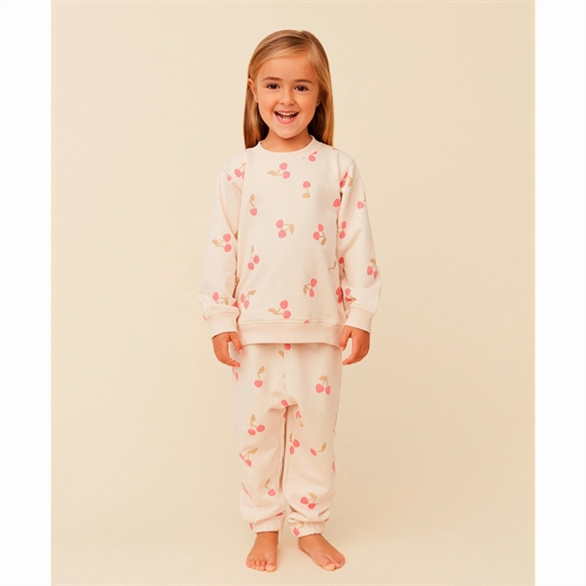 Sofie Schnoor Sweatpants Antique White/ English Rose Patch shoe venue