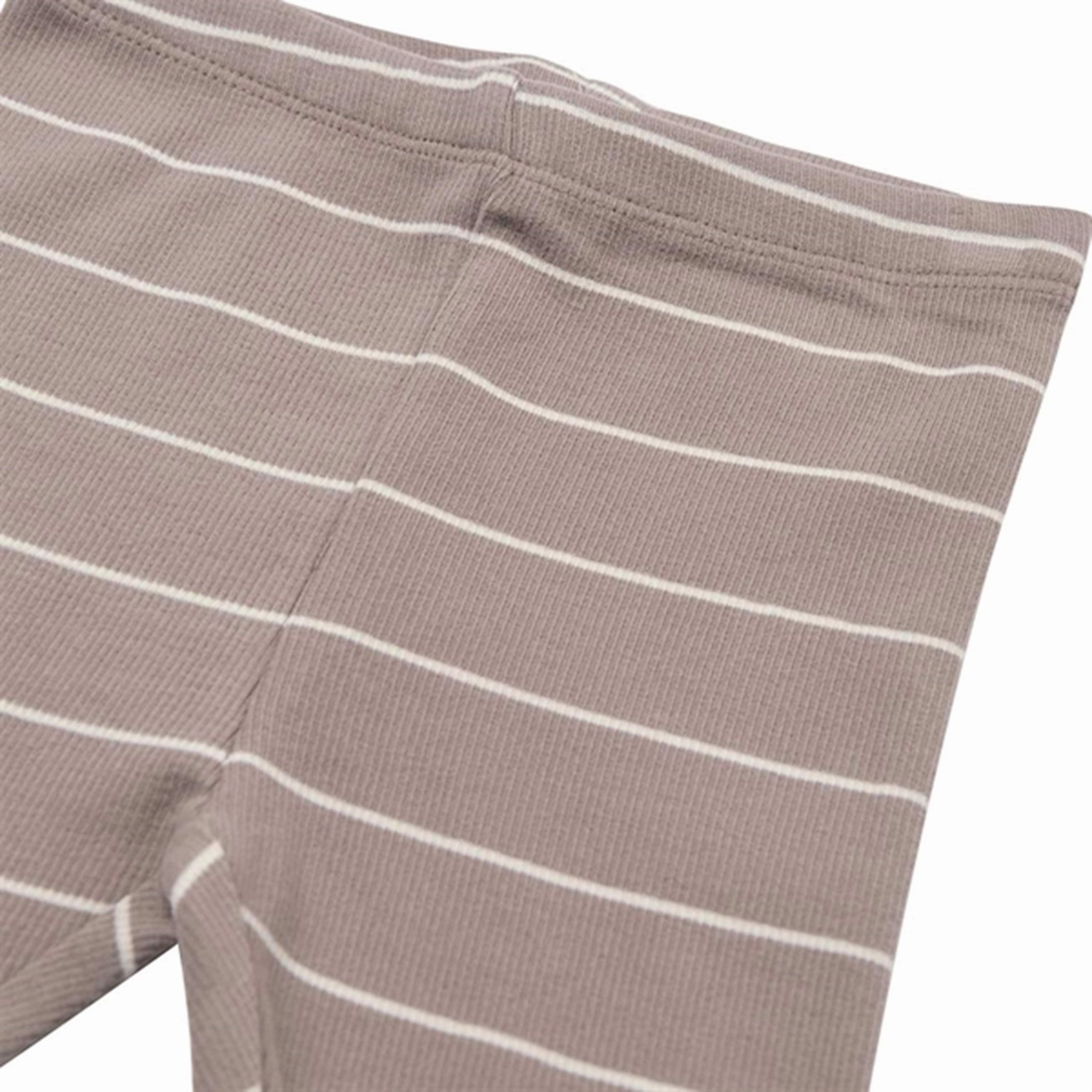 Weekend Look Sofie Schnoor Warm Grey Leggings