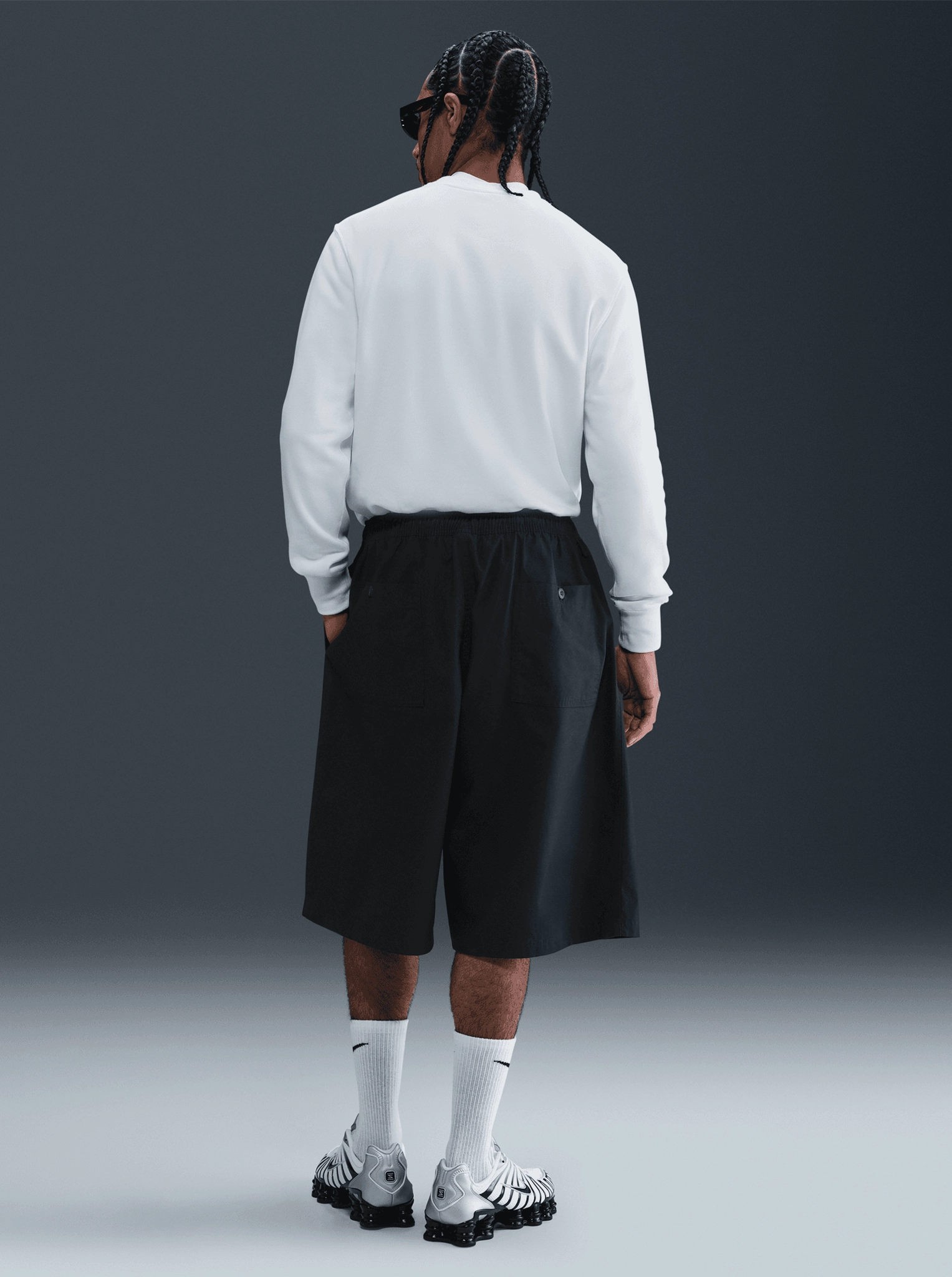 embroidery details ReinforcedPockets Club Seoul Shorts