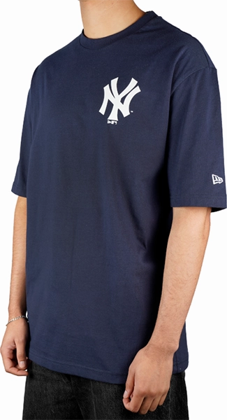 New York  Yankees Oversized T-Shirt right size Seam Free Shoulders
