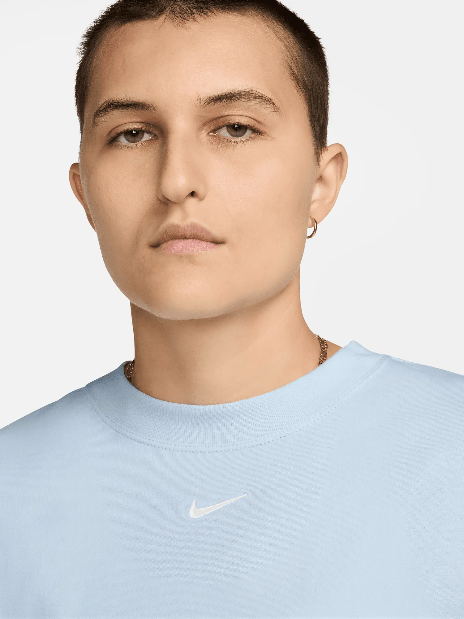 Solid color purity Sportswear Essential Tee