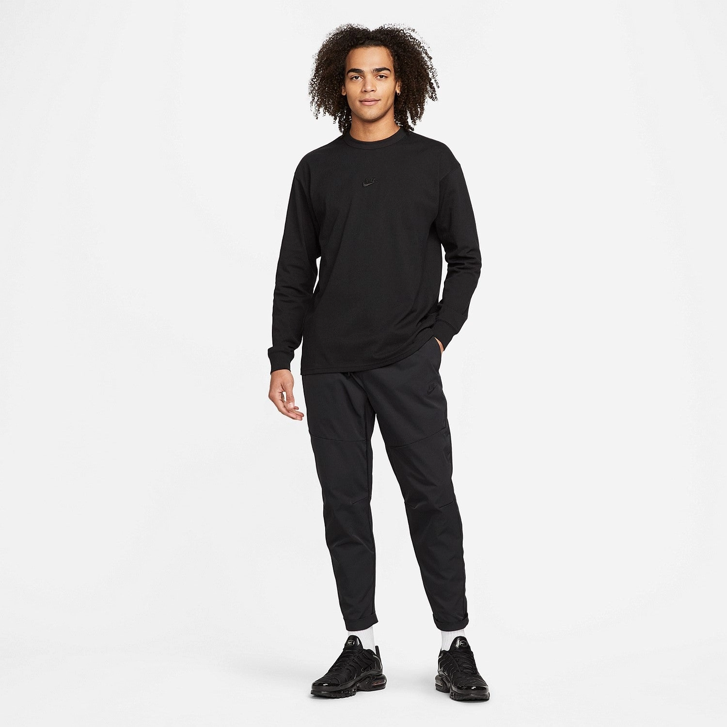 Informal charm Sportswear Premium Essentials Long-Sleeve Tee