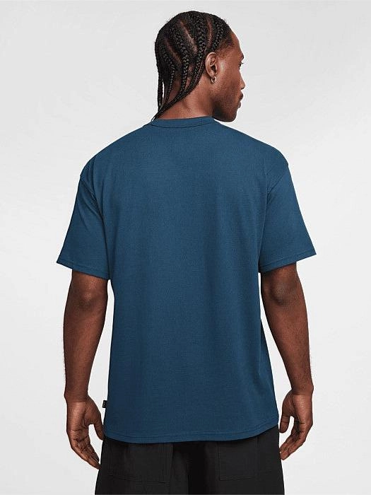Loose Fit contrast Sportswear Premium Essentials T-Shirt