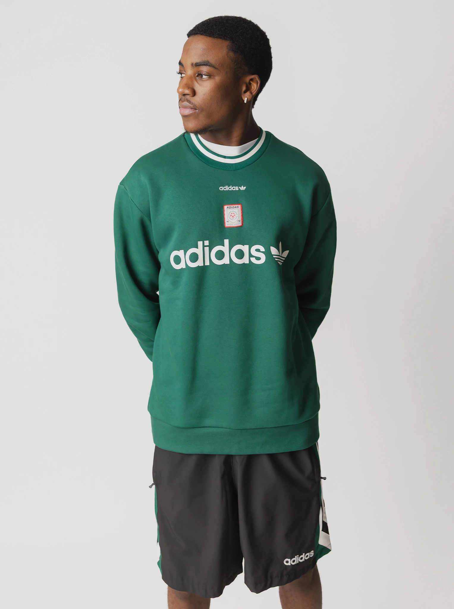 Sustainable fashion Masculine style Badge Crewneck Sweatshirt