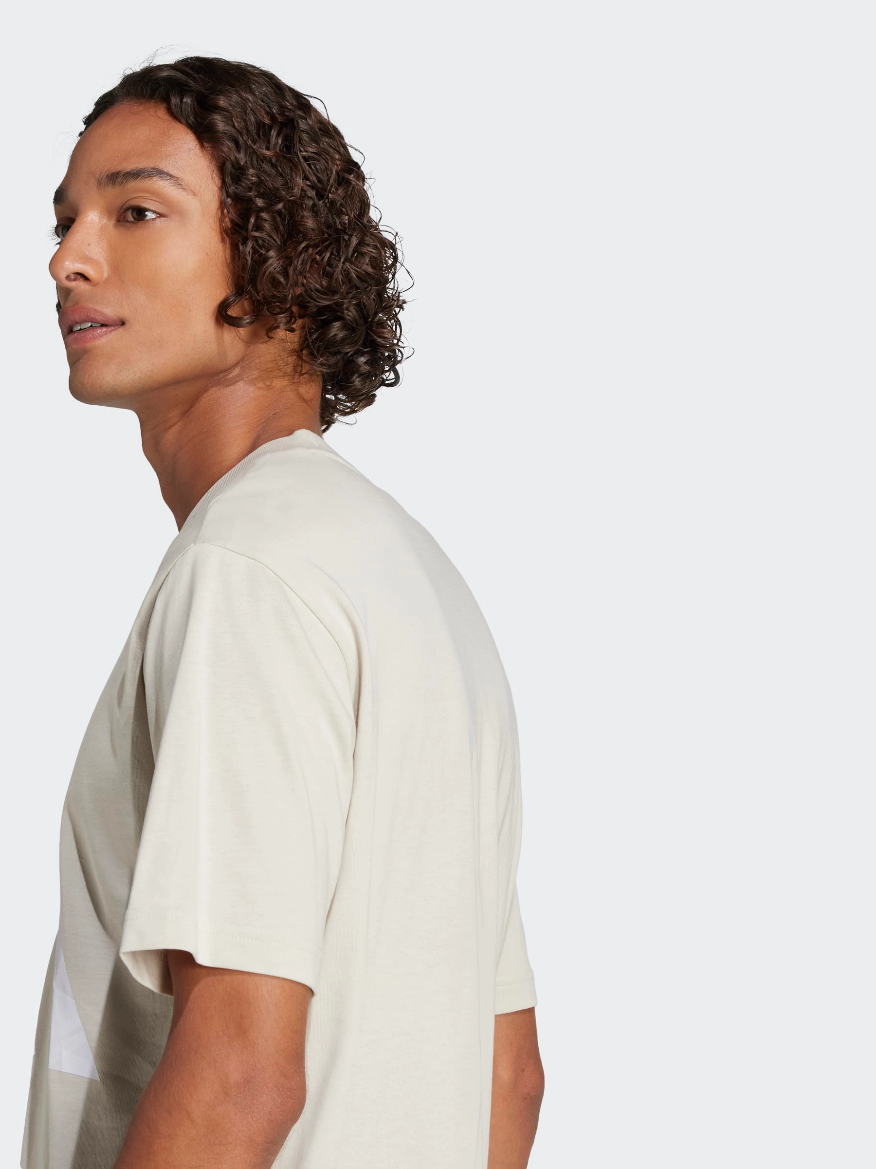 Essentials Big Logo Single Jersey T-Shirt Cozy and Light