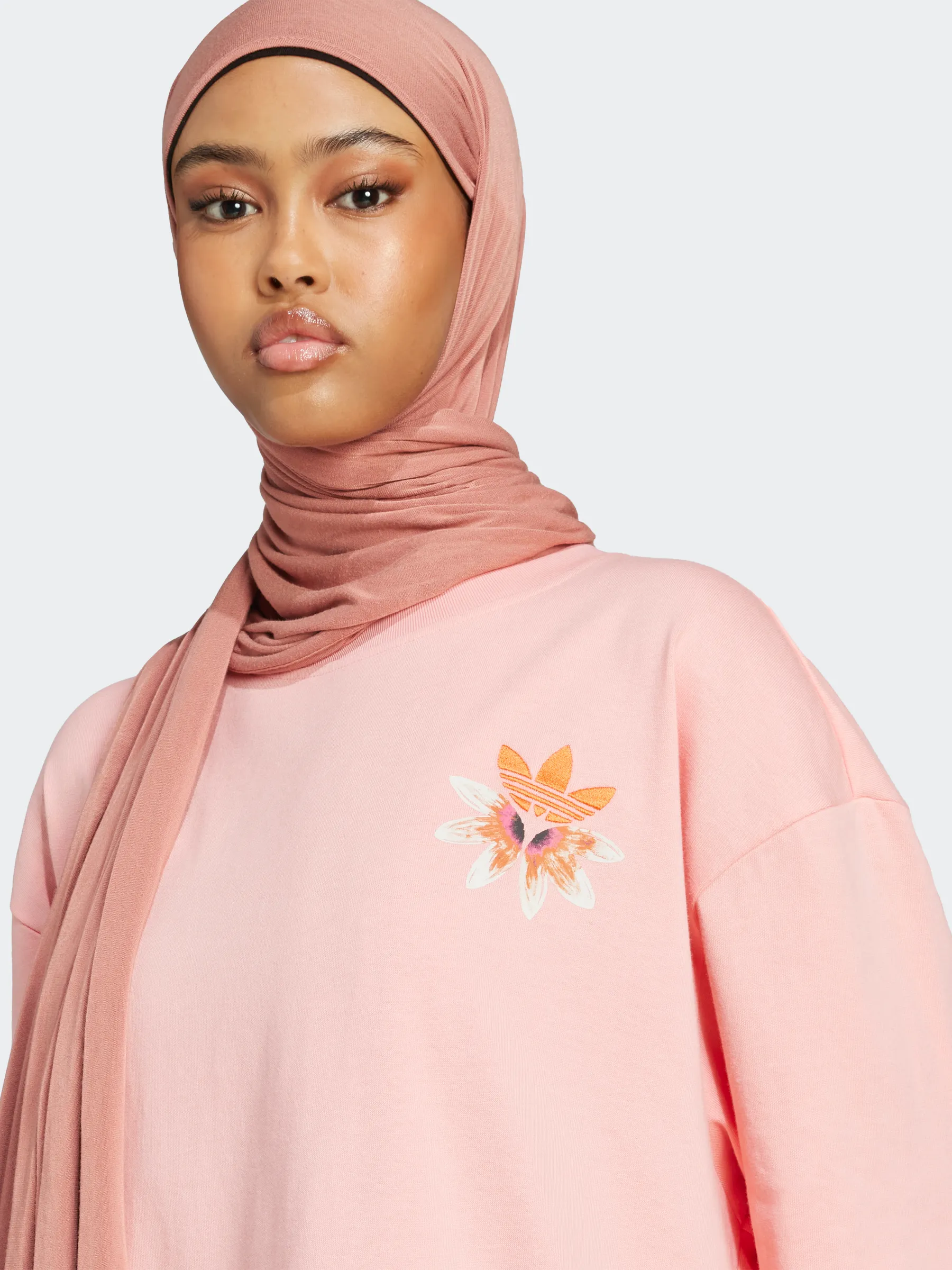 Summer Glow Graphic T-Shirt Light Style Trend