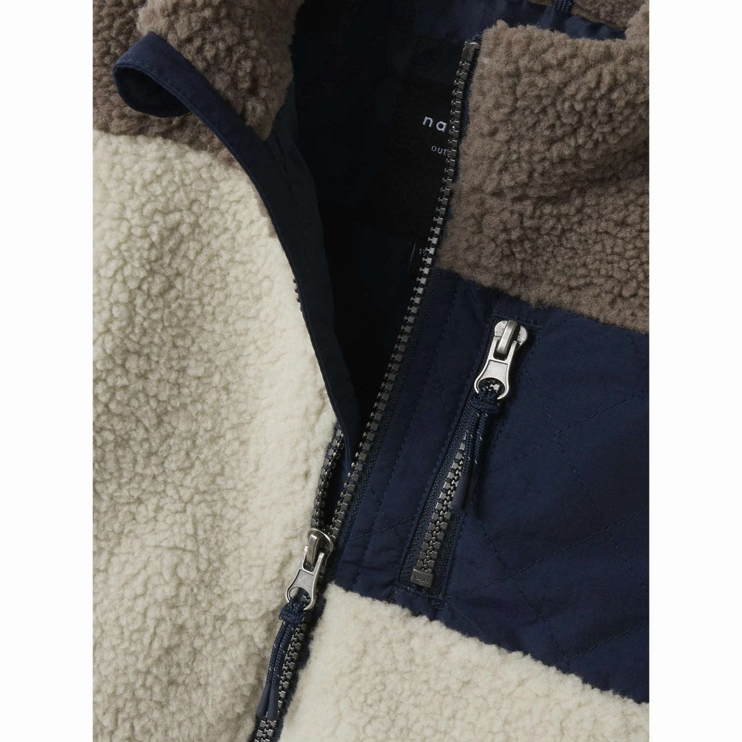 weekday look Name It Fog Monico Teddy Vest