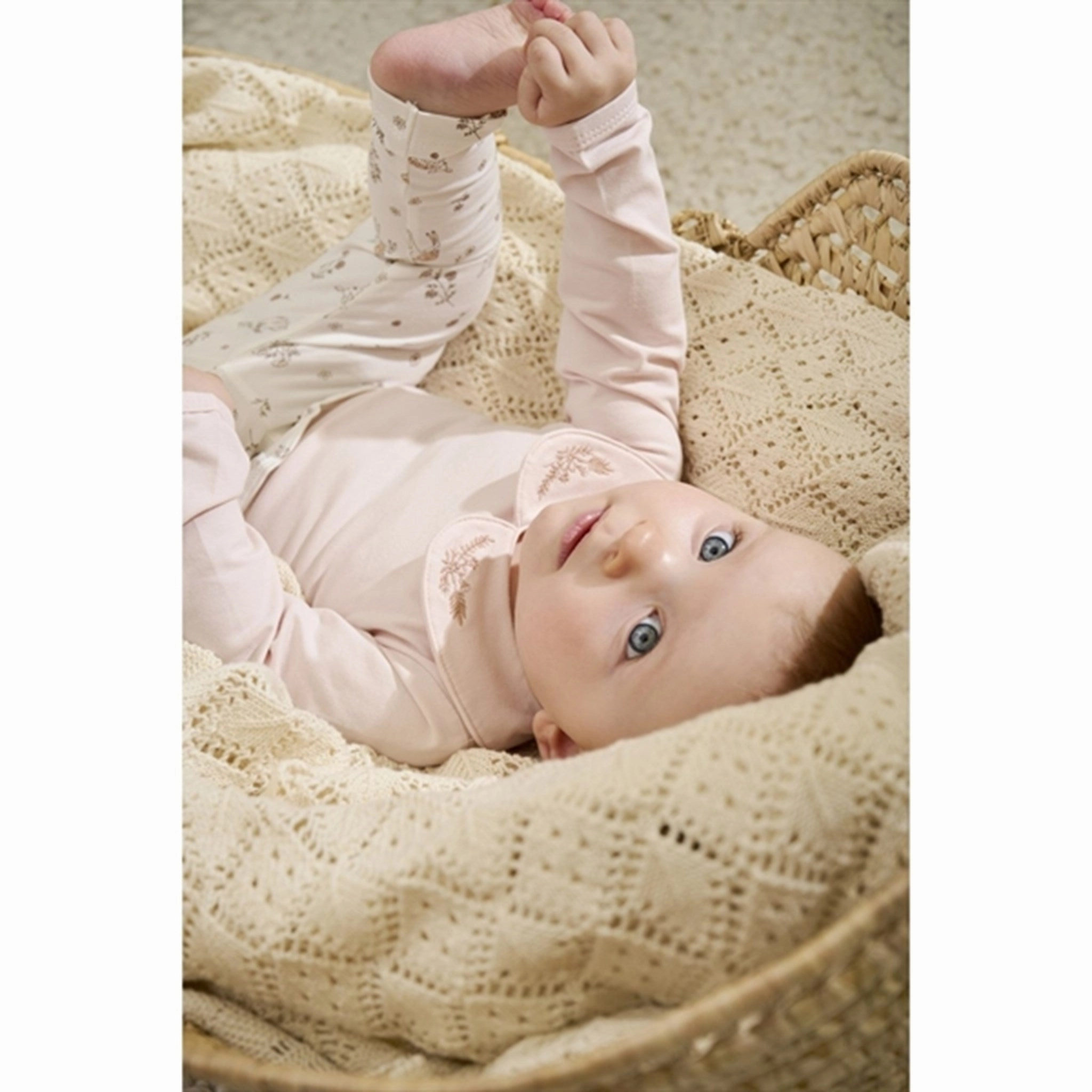 Running Outfit Balanced Comfort FIXONI Silver Peony Leggings