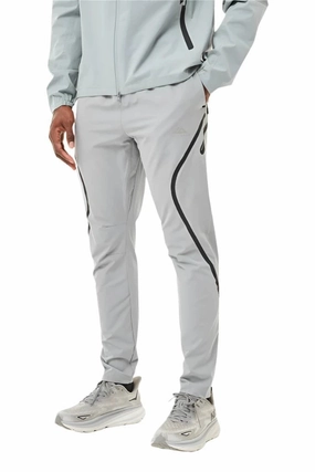 Perfect Design Relaxed Fit Design Trailberg Tech Pant Men