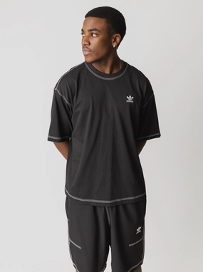 Adaptable Trefoil Essentials Tee