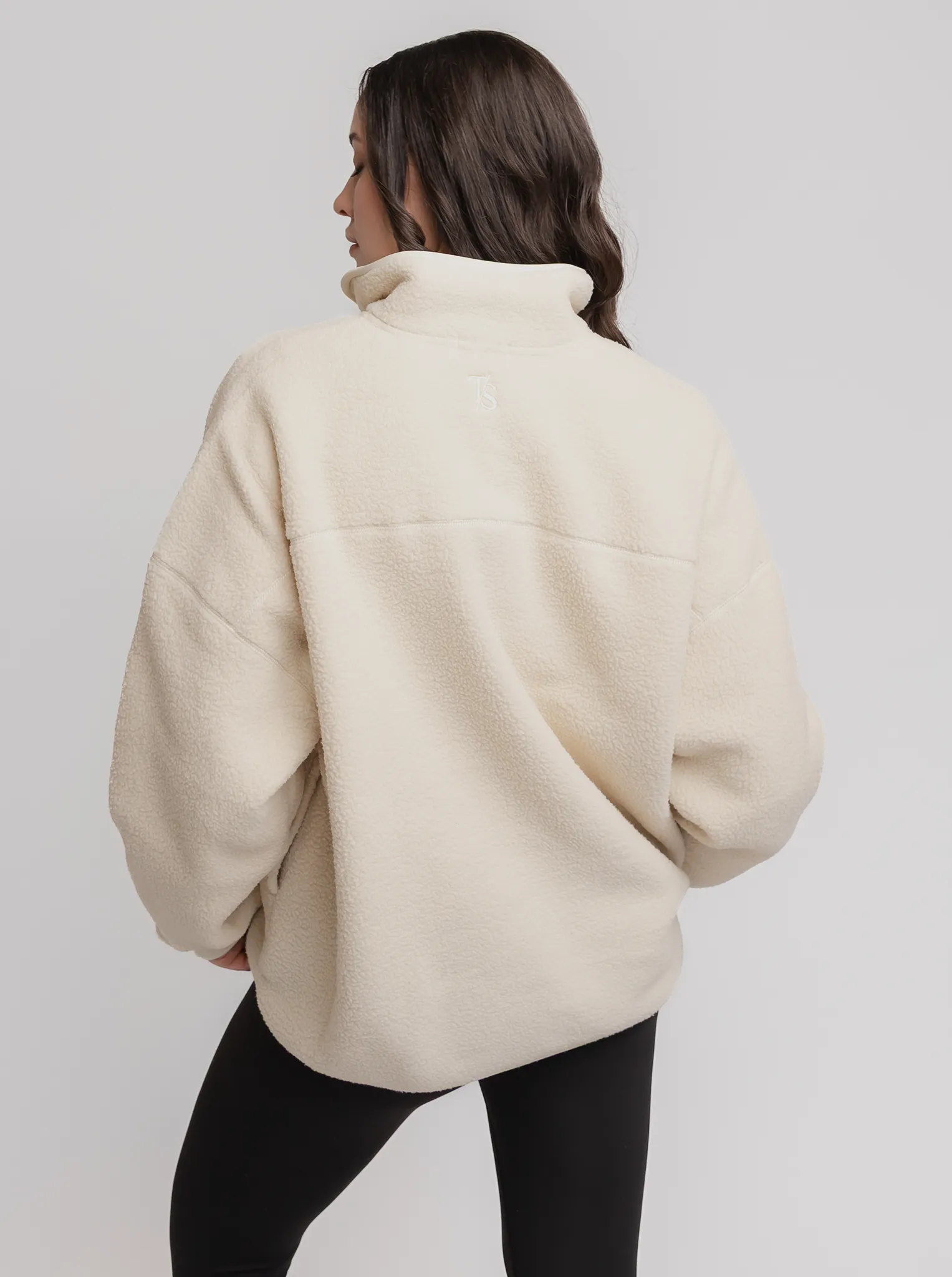 Oversized Fleece in Teddy Indoor Button Closure