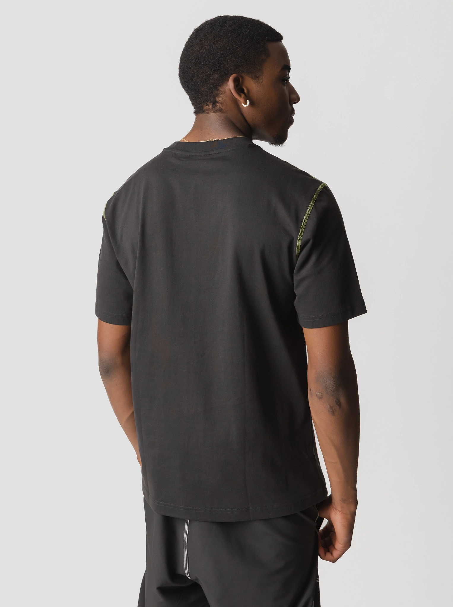 Distressed Graphic Tee Minimal Comfort Wear