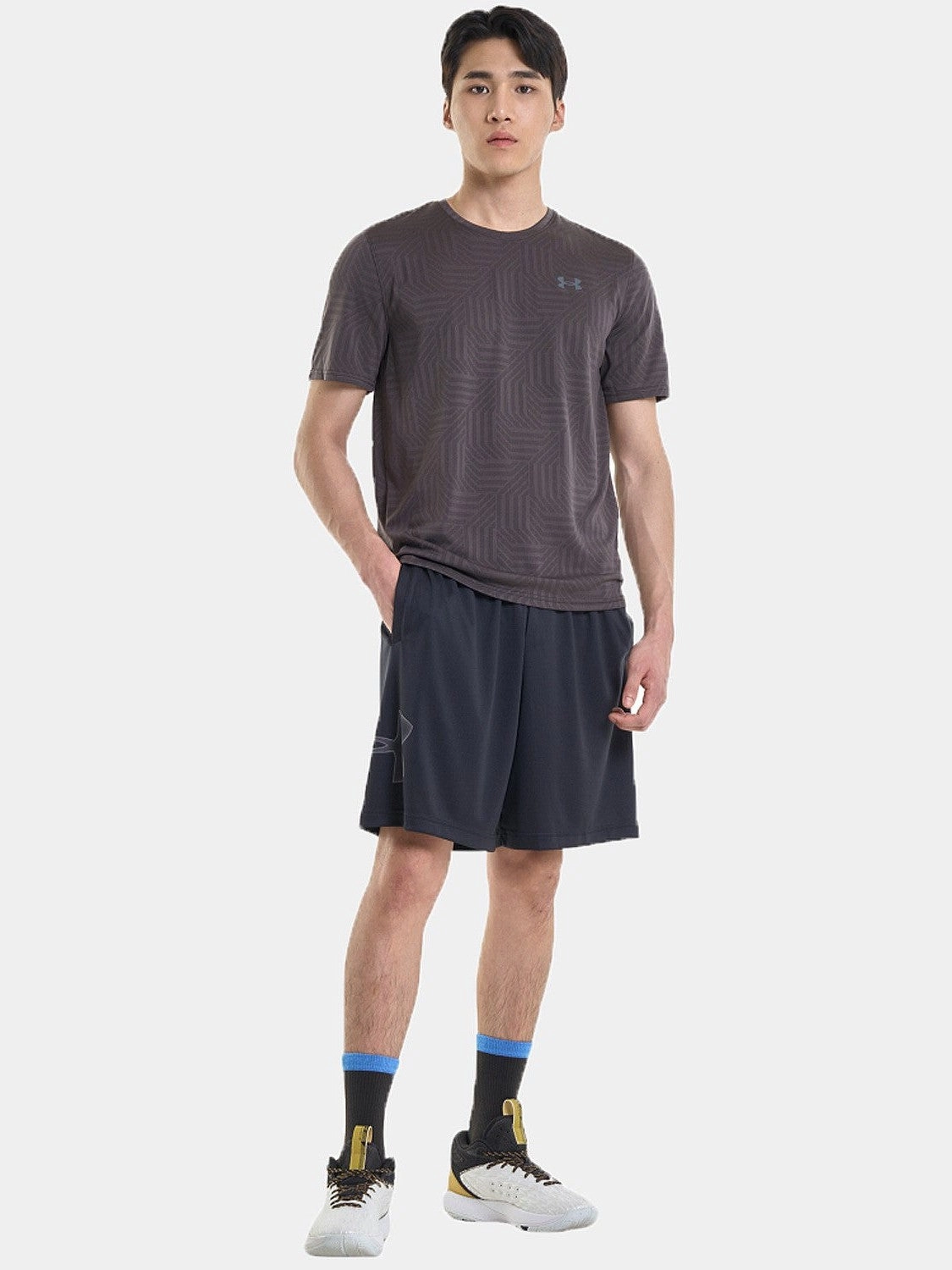 Tech Graphic Short Travel Essential