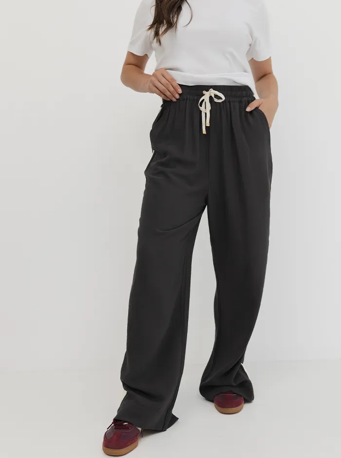 Weekender Pant Longline In Pepper Layered Panel Design