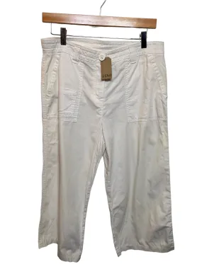 Multi Directional Flex UV protection layer Women??s White Shorts (31")