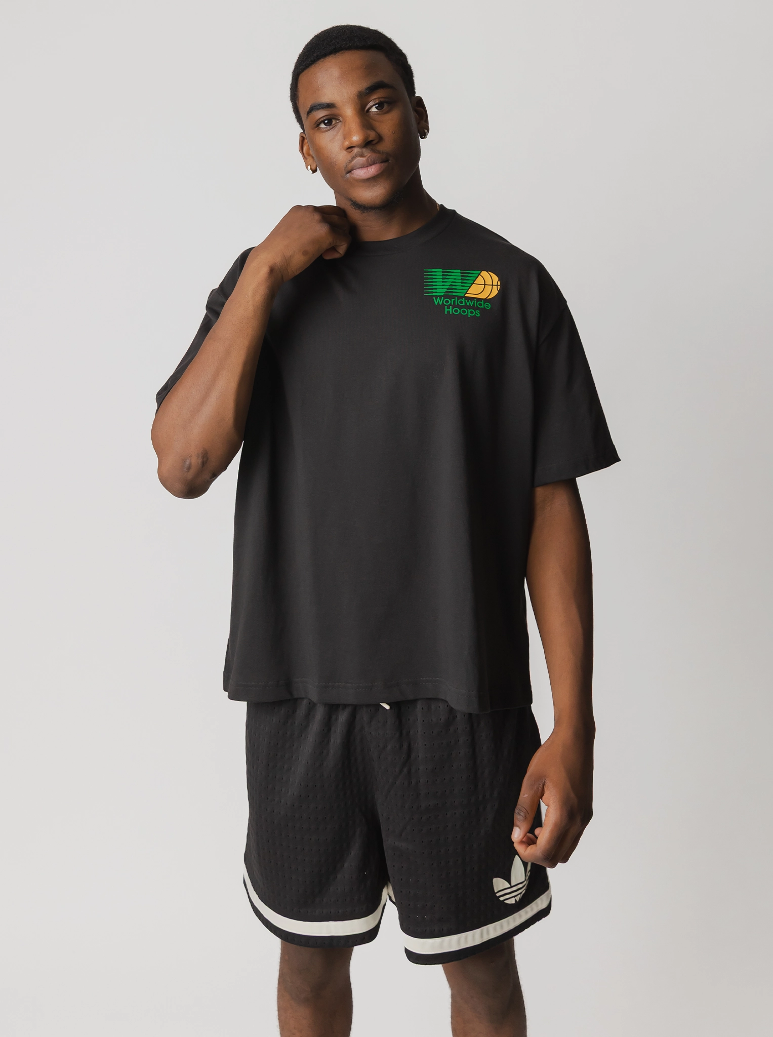 Worldwide Hoops Spotlight GFX Seasonal Wardrobe Layered Look