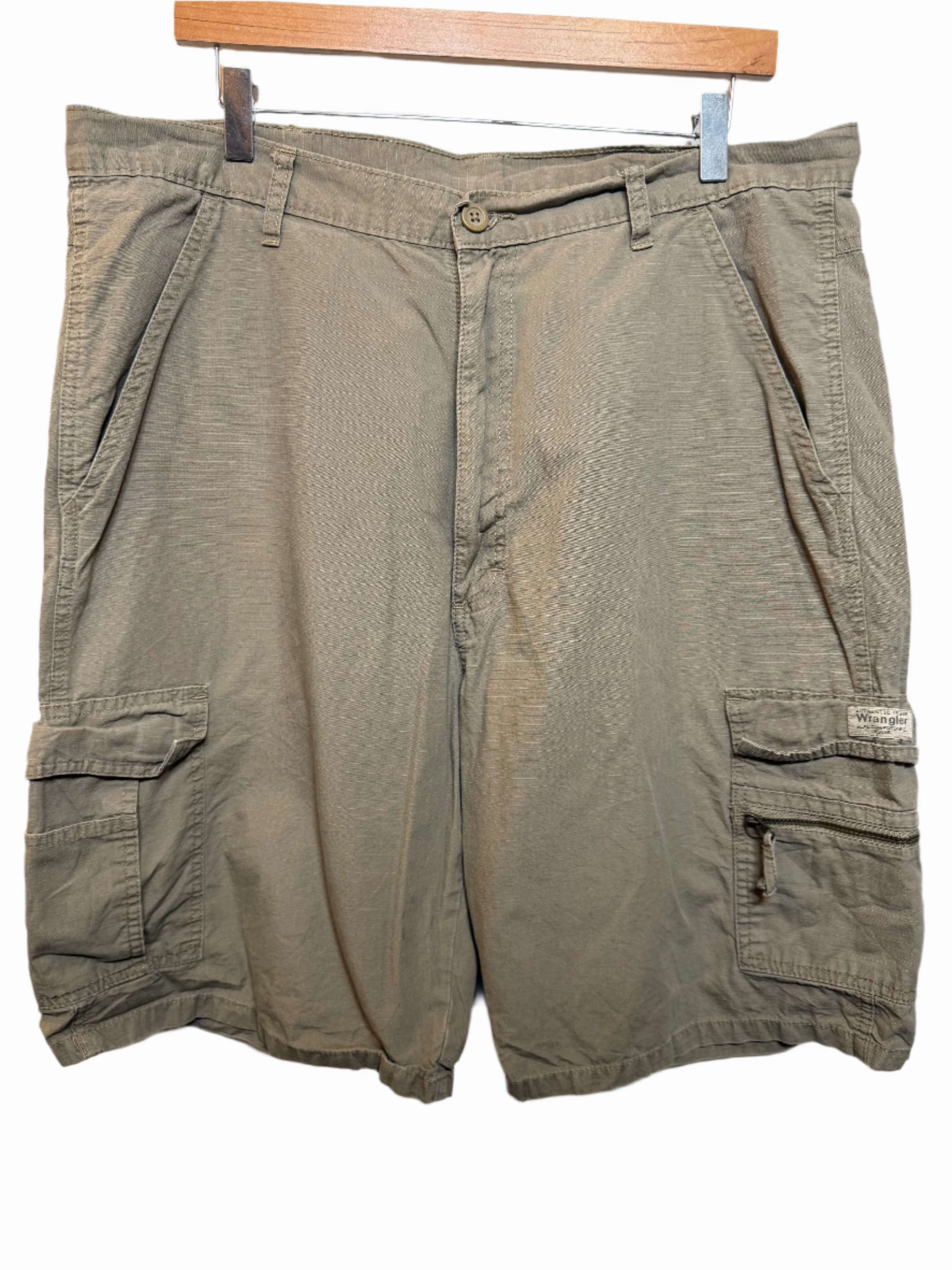 Wranglers Mens Green Cargo Shorts (Size XL) TaglessLabeling