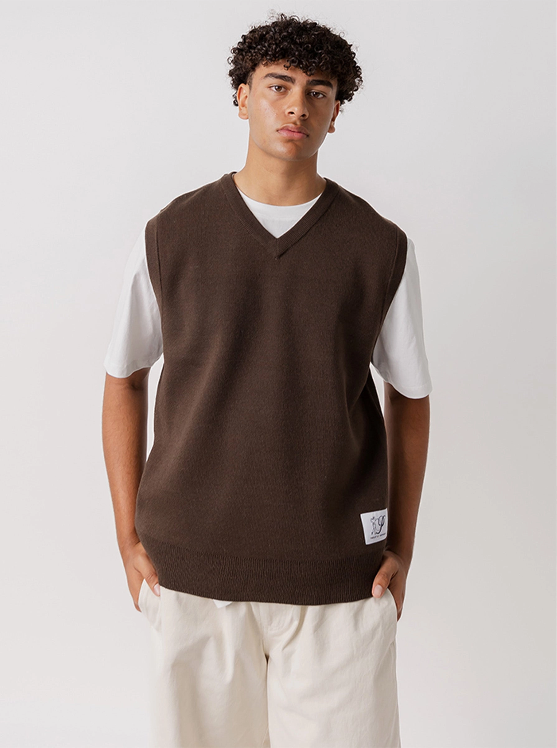 Serif Logo Knitted Vest in Brown AdjustableHood Winter Outer Layer